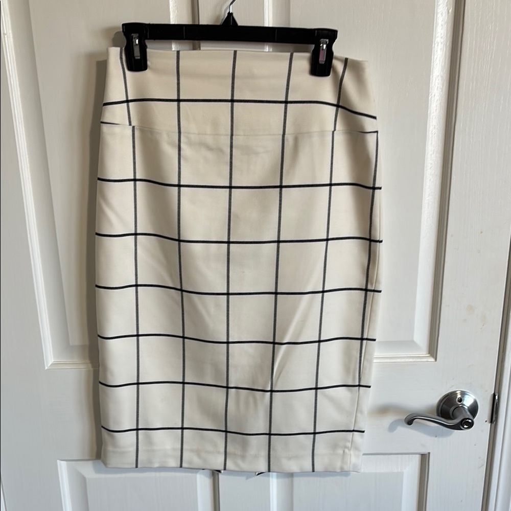 Elegant High waisted Cream Checkered Skirt